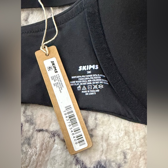 SKIMS Fits Everybody Push-Up Demi Bra 38C Onyx  NWT - Picture 6 of 6